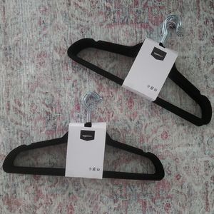 New 30 black velvet hangers